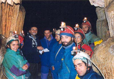 Gruppo in grotta