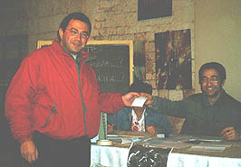 Domenico Sgobba al voto - Foto Gianni Campanella